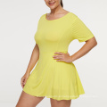 Em estoque de tênis de tênis Sportswear spandex novo engrenagem de ioga plus size u costas de tênis amarelo vestido de tênis com shorts